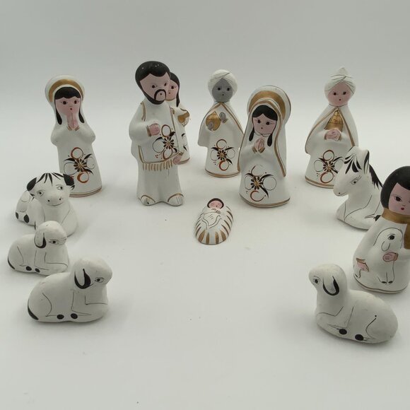 Vintage Mexican White Gold Hand Painted Folk Art Clay Pottery Nativity 13 PC - Picture 8 of 10